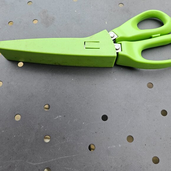 5 Bladed Herb Scissor/Paper Shredder - Picture 5 of 5